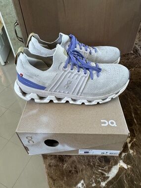 On Cloudswift 3-white/blueberry-size 9
